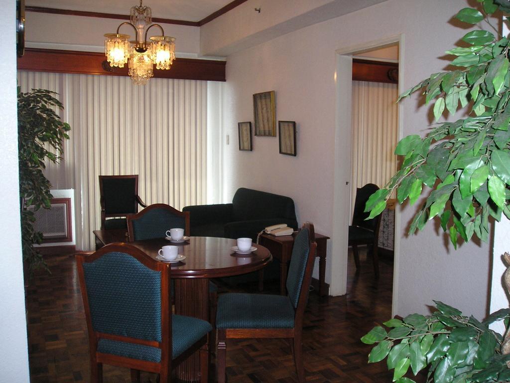 Citadel Inn Makati Makati City Pokój zdjęcie
